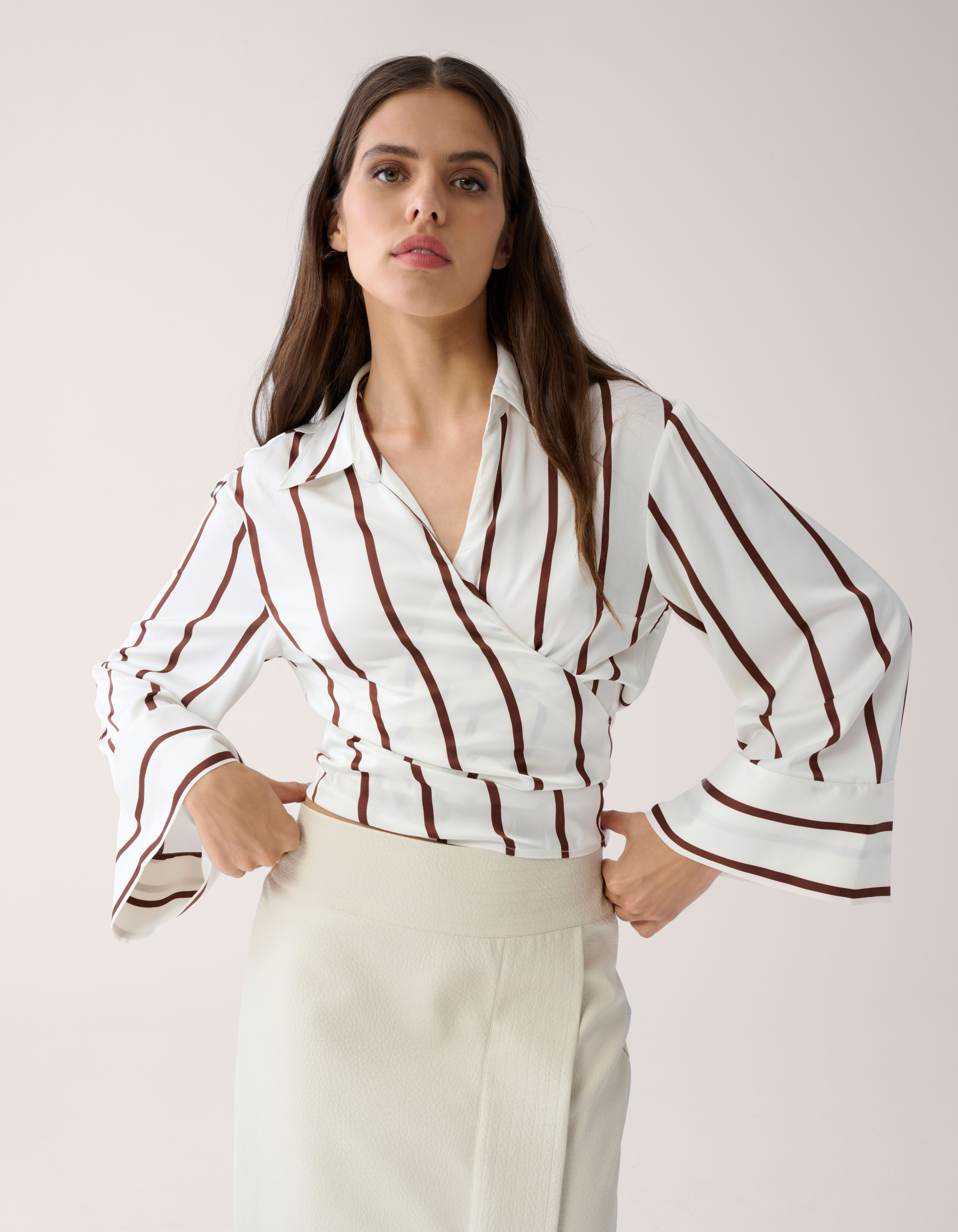 Gestreepte Overslag Blouse Wit By Mieke SHOEBY WOMEN