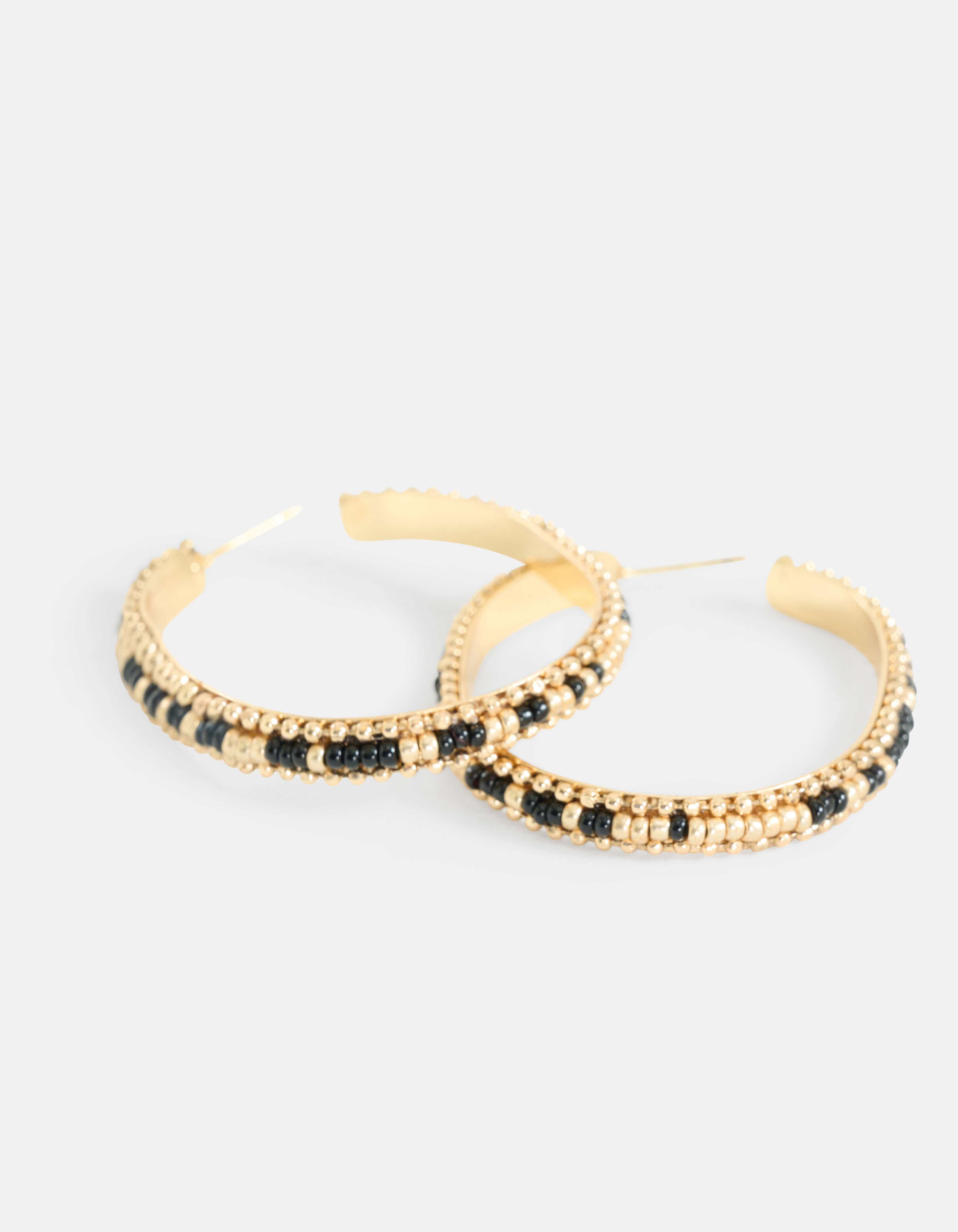 Ovale Beaded Hoops Oorbellen Zwart SHOEBY ACCESSOIRES