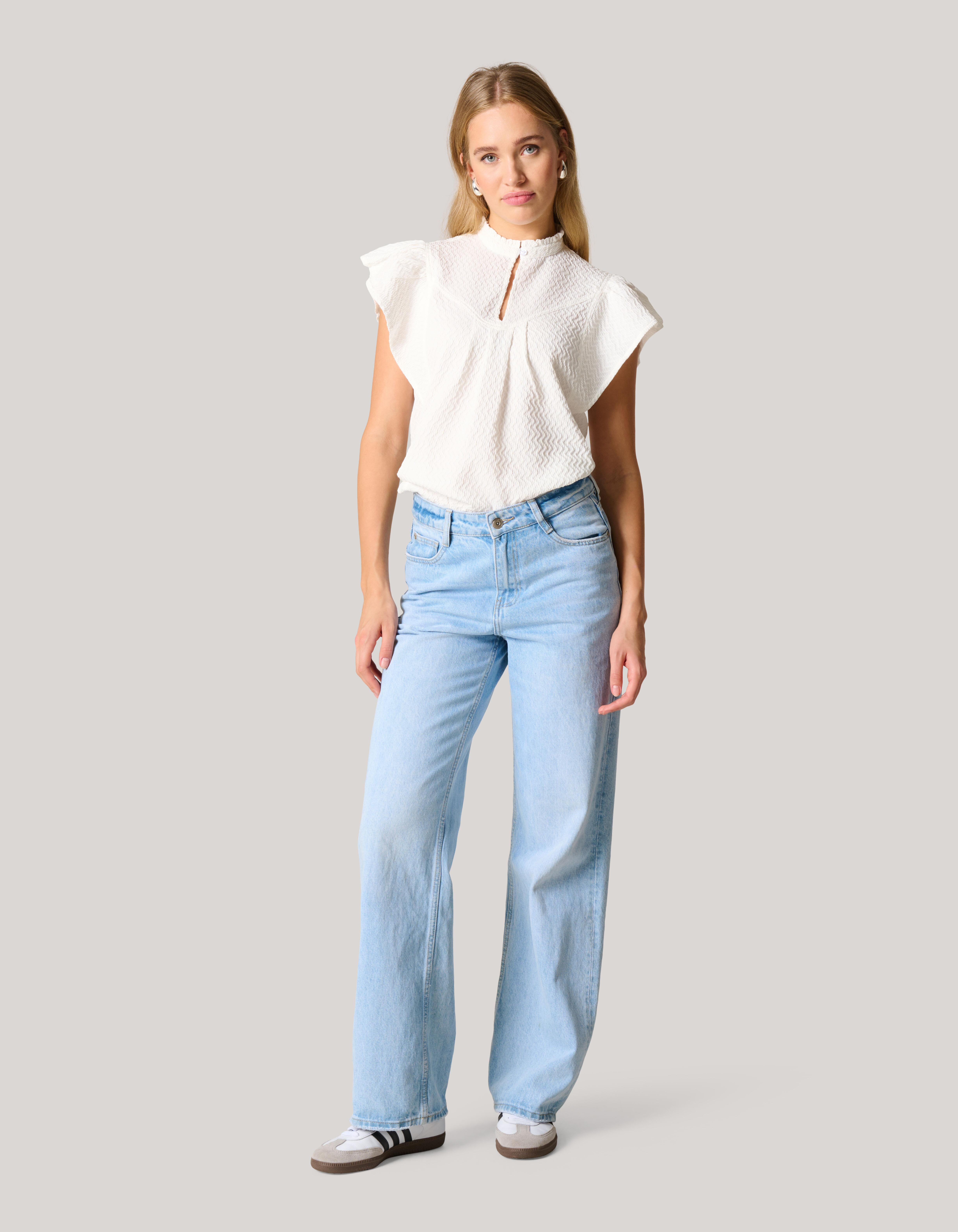 Structuur Ruffle Top Wit SHOEBY WOMEN