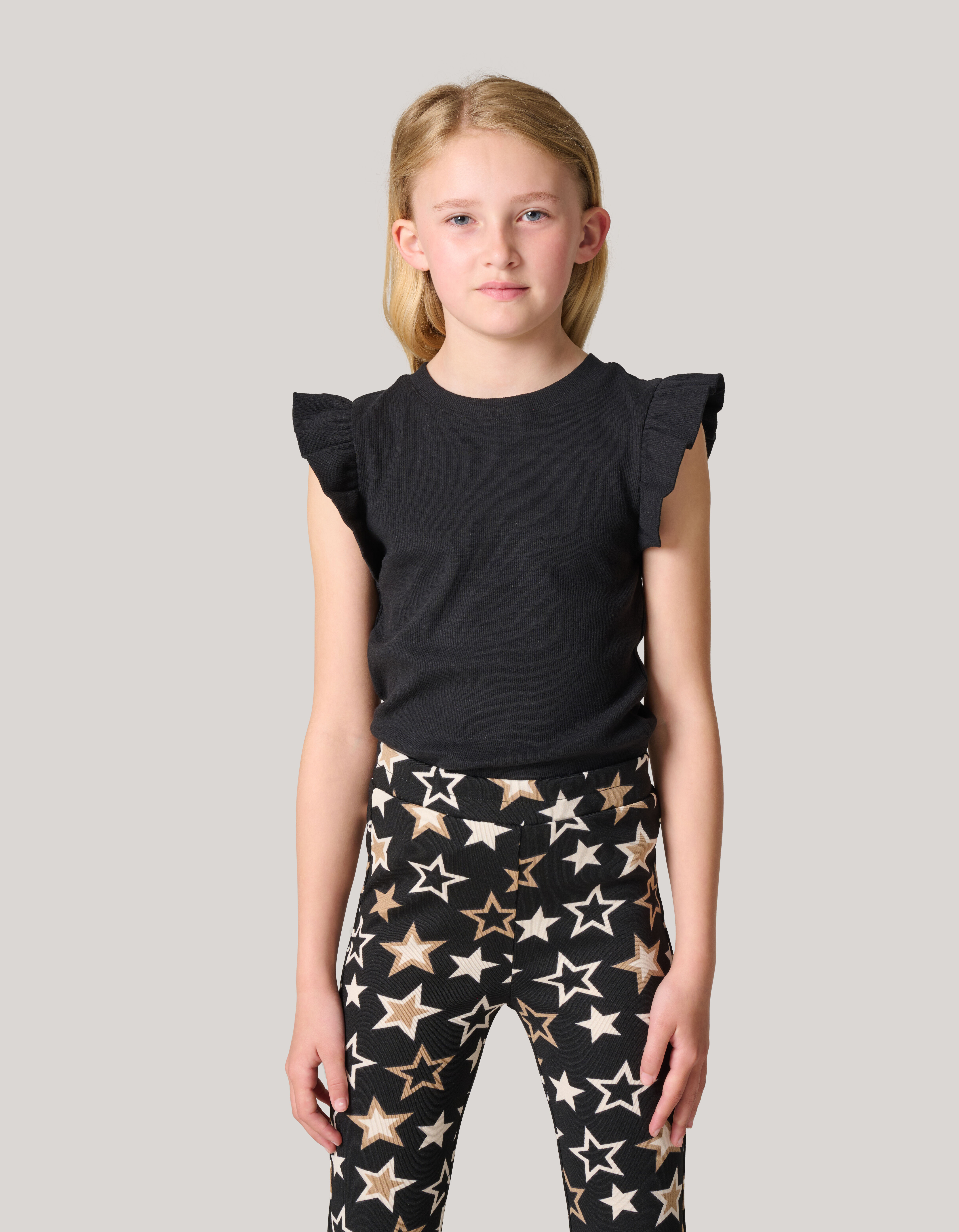 Ruffle Rib Top Zwart SHOEBY GIRLS